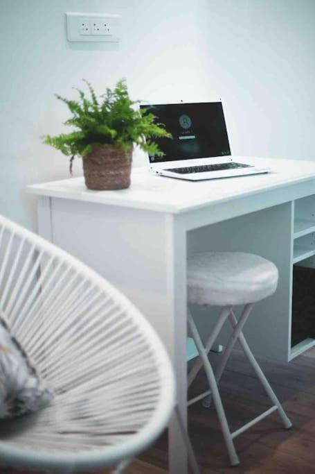 La Suite 7 Gite Urbain Charleville-Mezieres Bagian luar foto